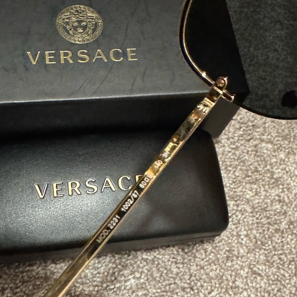 Versace sunglasses - Picture 6 of 6